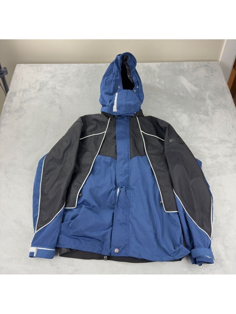 Sandro Paris Men's Size Small 100% Polyamide Ski/Snowboard Jacket M9597S-47